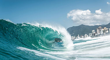 真正的入口不在你以为的地方：越是标榜“免费”的这种“分享群”，越可能用“验证年龄”套信息